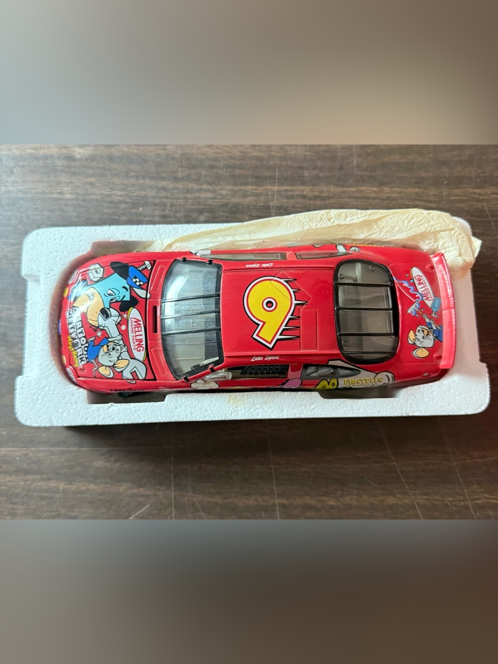 Action NASCAR Cartoon Network Lake Speed #9 1998 Ford Taurus 1:24 Bank